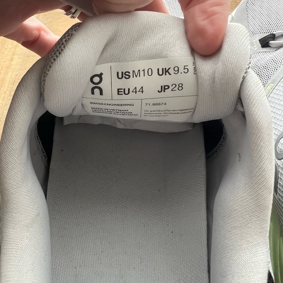 On Cloud Running Cloudflyer 4 in Glacier/Meadow Men’s size 10 - Picture 6 of 11